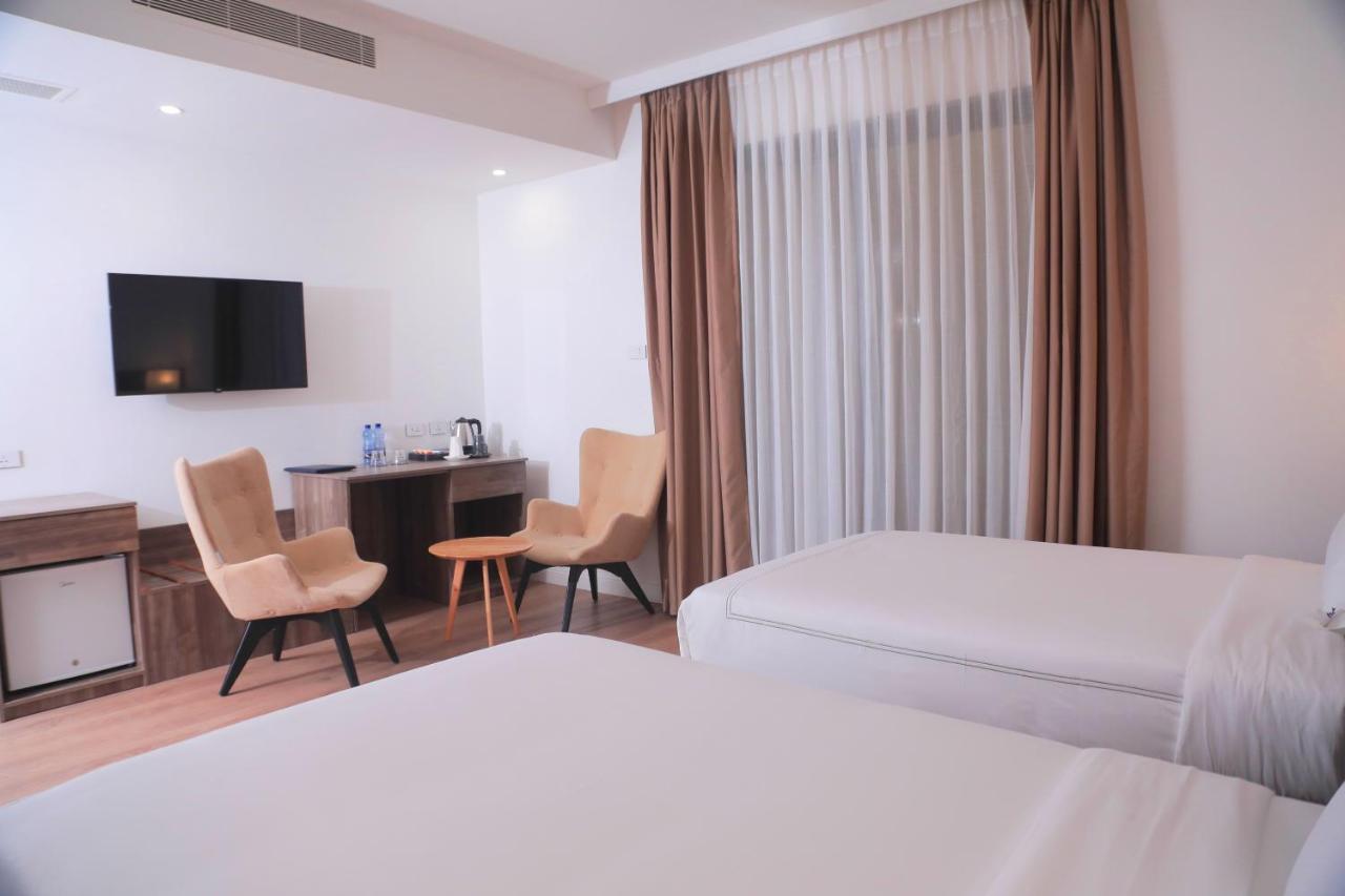 Elmos Hotel Адис Абеба Екстериор снимка